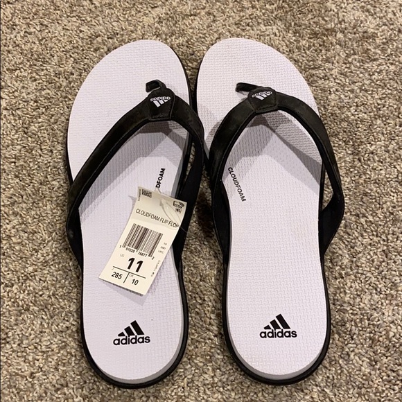 adidas cloud flip flops